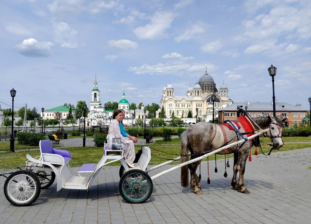 В старинном городке.