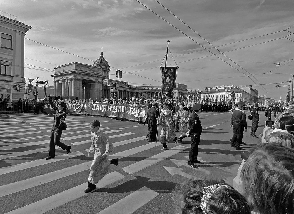 Не торопись - не опоздаешь.