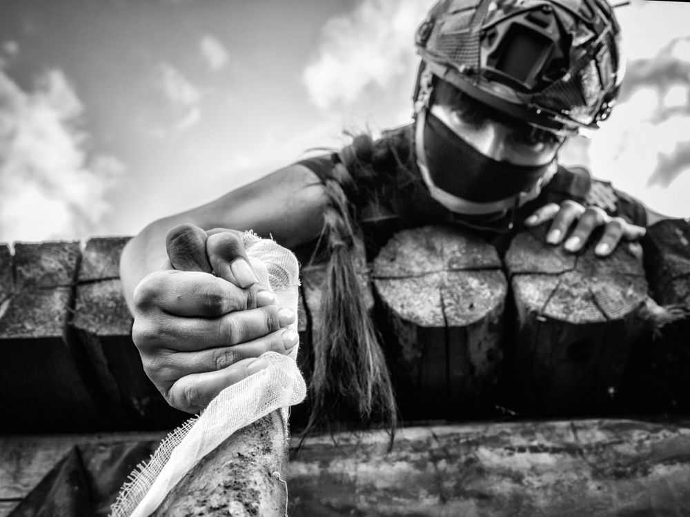 своих не бросаем.