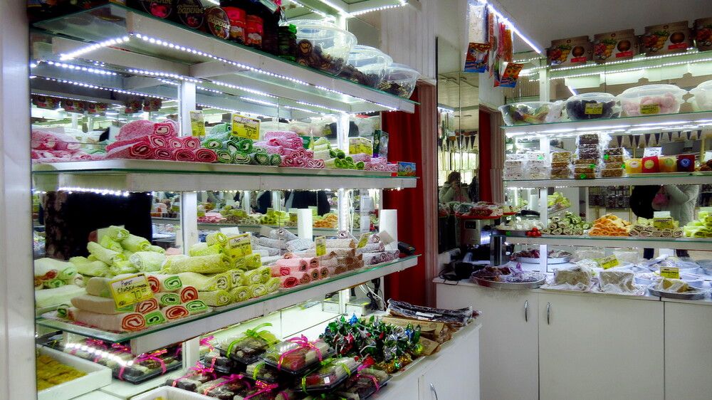 В кондитерской