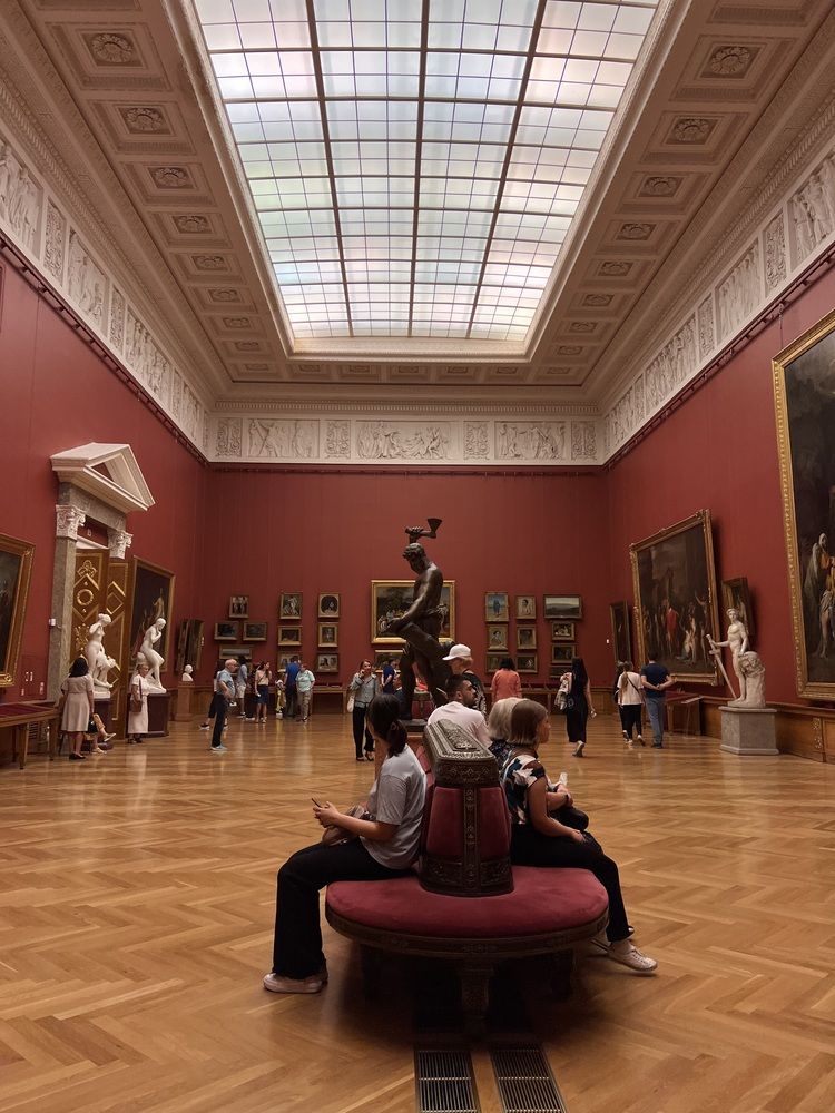 Фотография автора Полина Ишкина