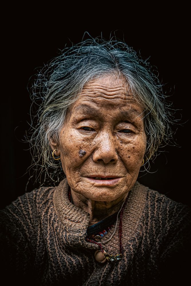PORTRAIT OF AN OLD WOMAN