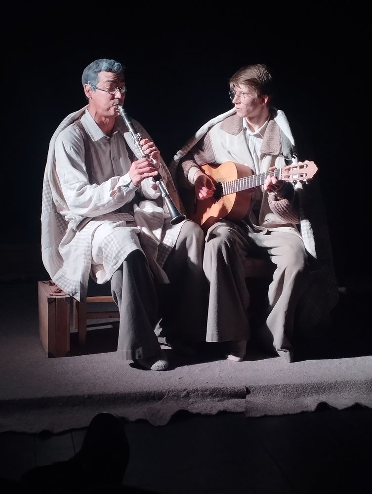 Отец и старший сын