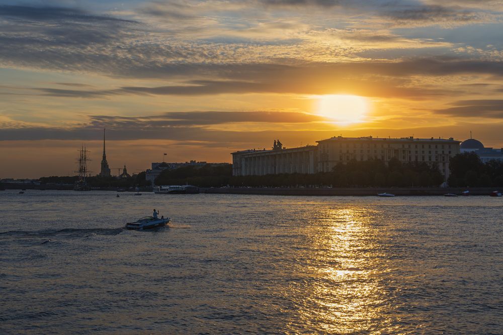 Закат на Неве