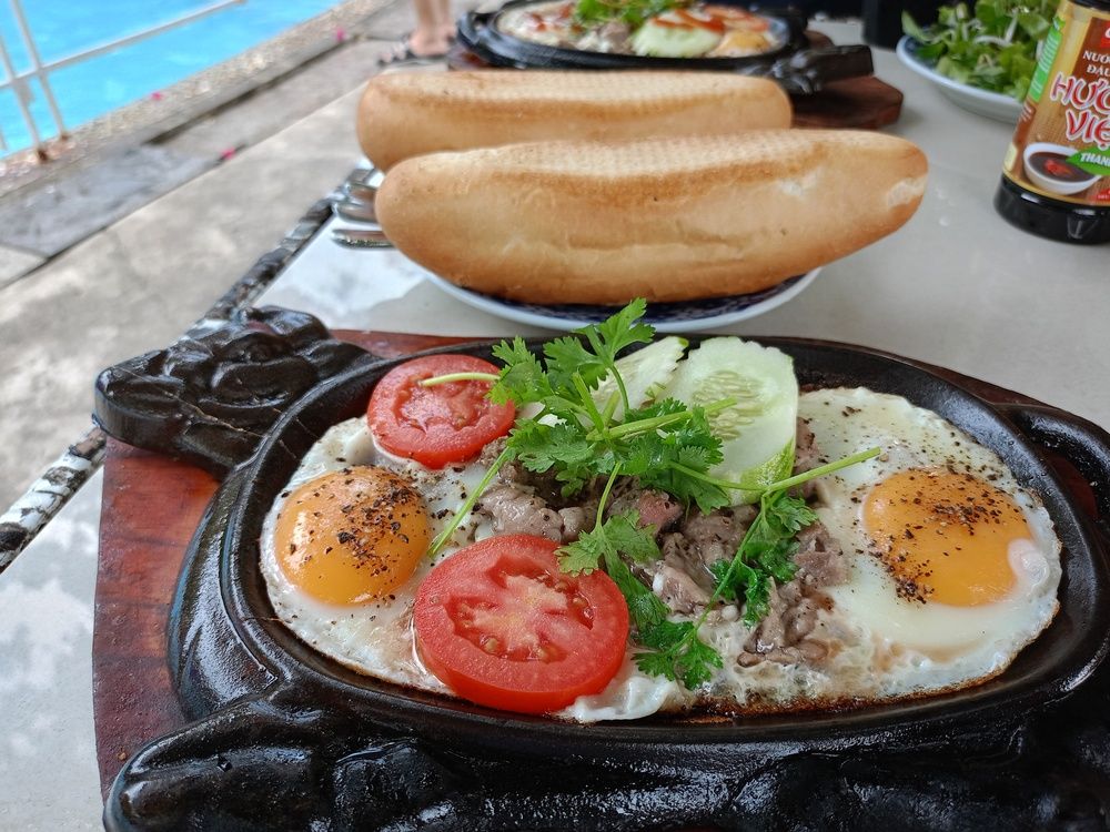 Banh Mi and Egg