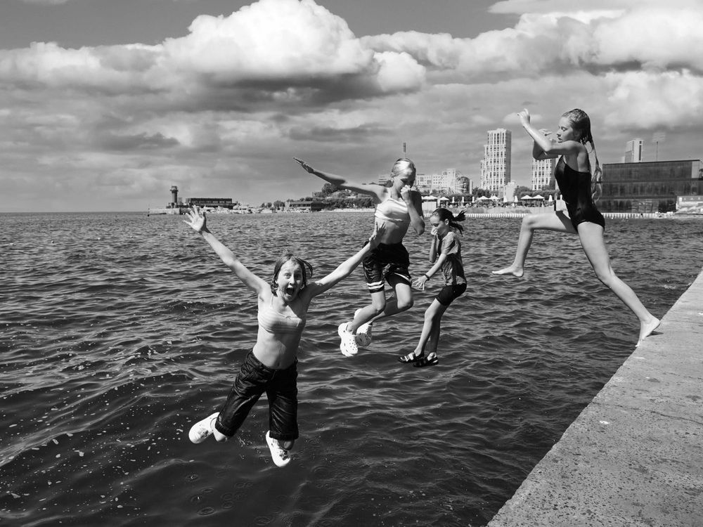 Дружный прыжок.