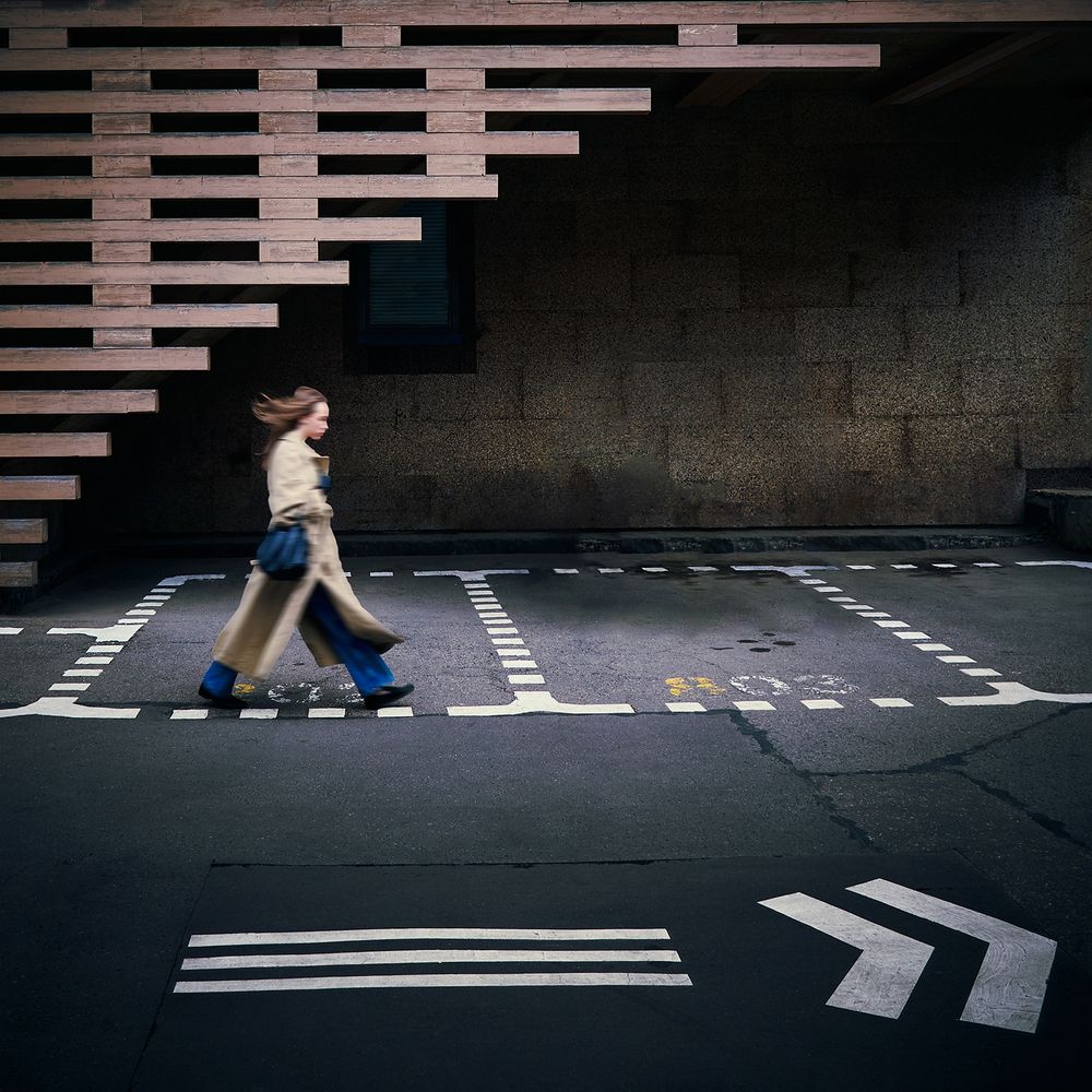 Steps against the wind