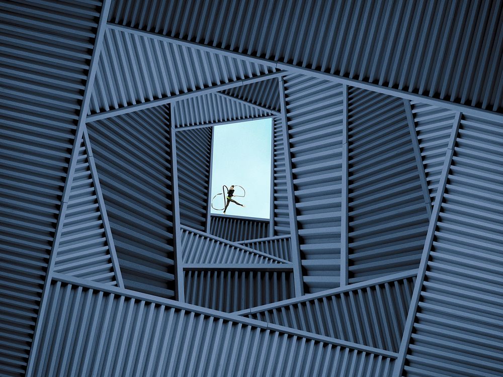 BETWEEN SPACE AND MOVEMENT