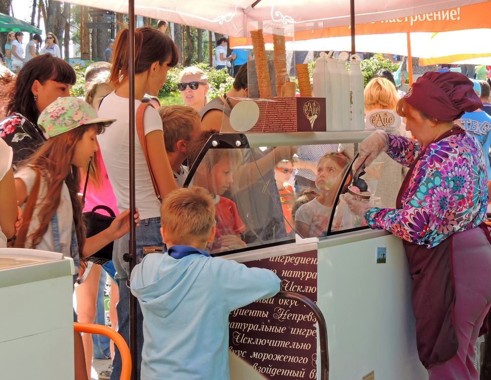 За мороженым