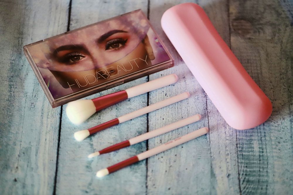 Все для макияжа.