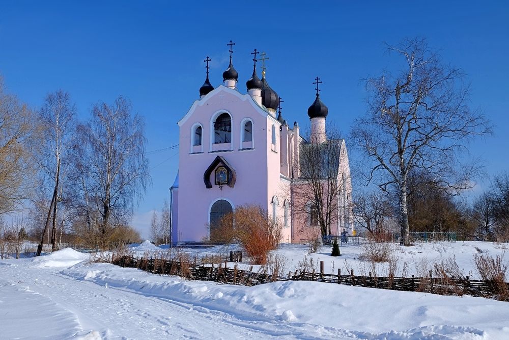 Храм в Уницах