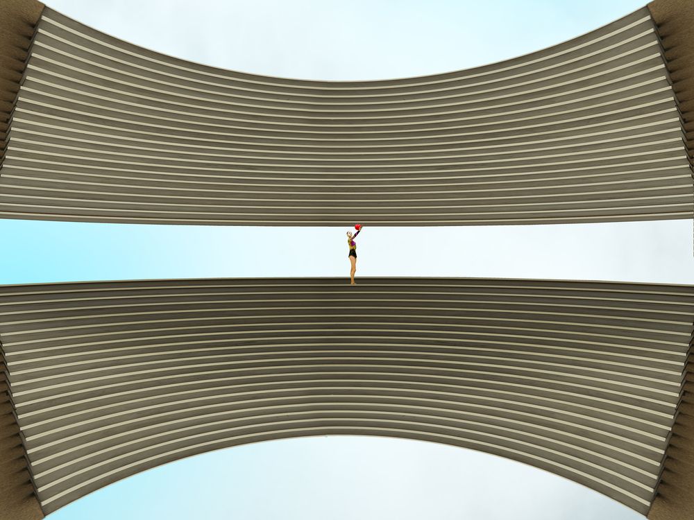 BETWEEN SPACE AND MOVEMENT