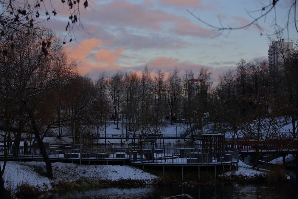 Закатное небо в розово-голубых тонах