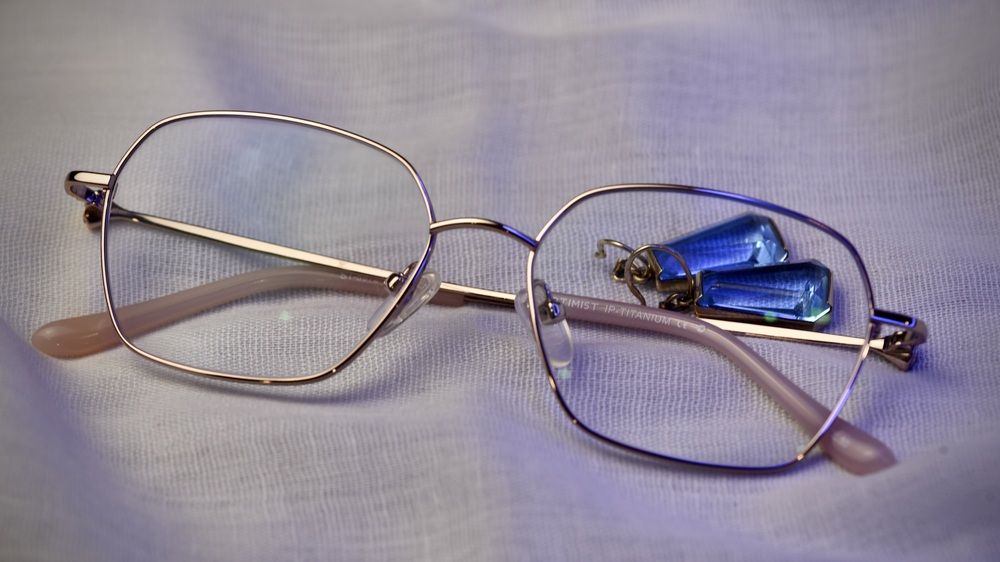 Очки и серьги