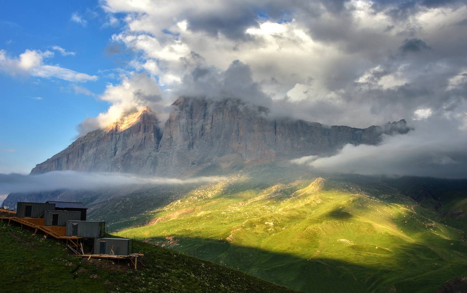 Вечер в горах.