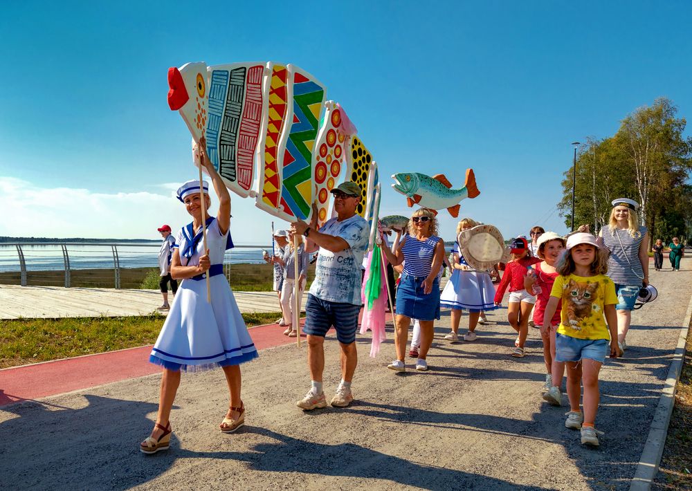 Фестиваль воды - рыбное шествие.