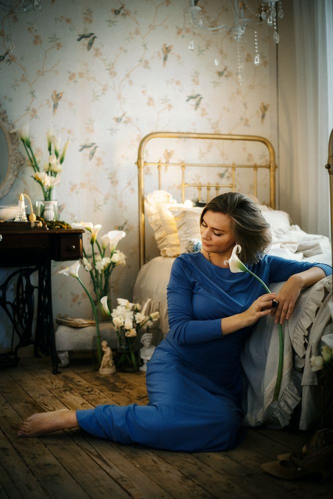 Женский портрет с цветами