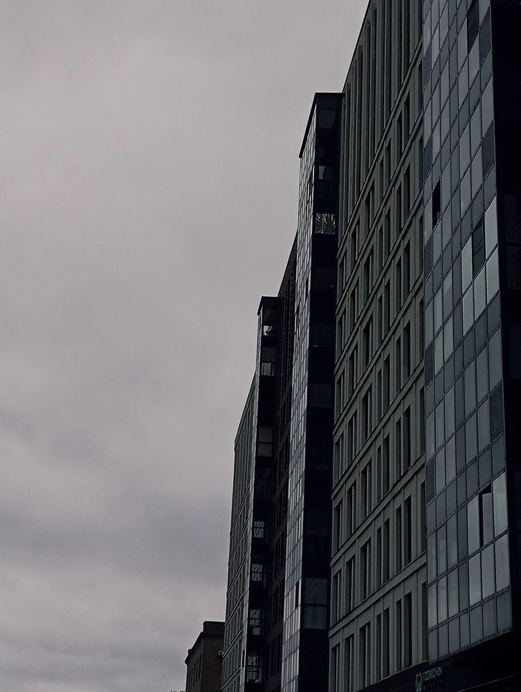 Касающиеся неба