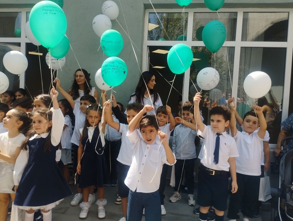 Childrens\' dreams on Knowledge Day