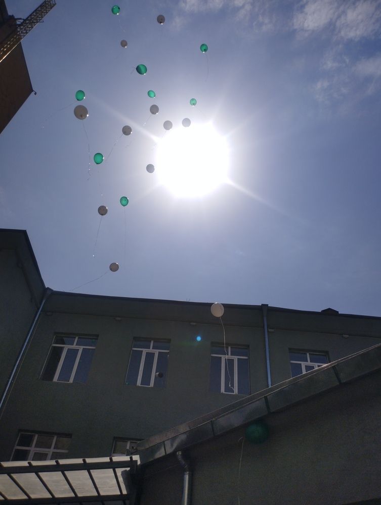 Dream balloons fly to the Sun