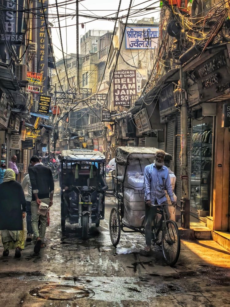 Понедельник в Дели, Индия