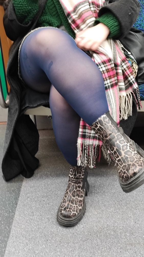 Розовое в голубои