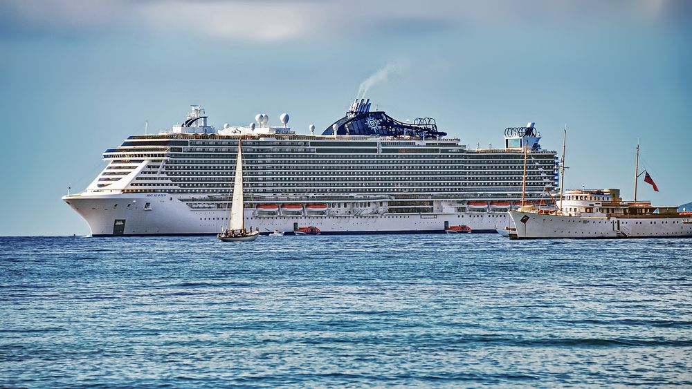 Прохода большому не дают