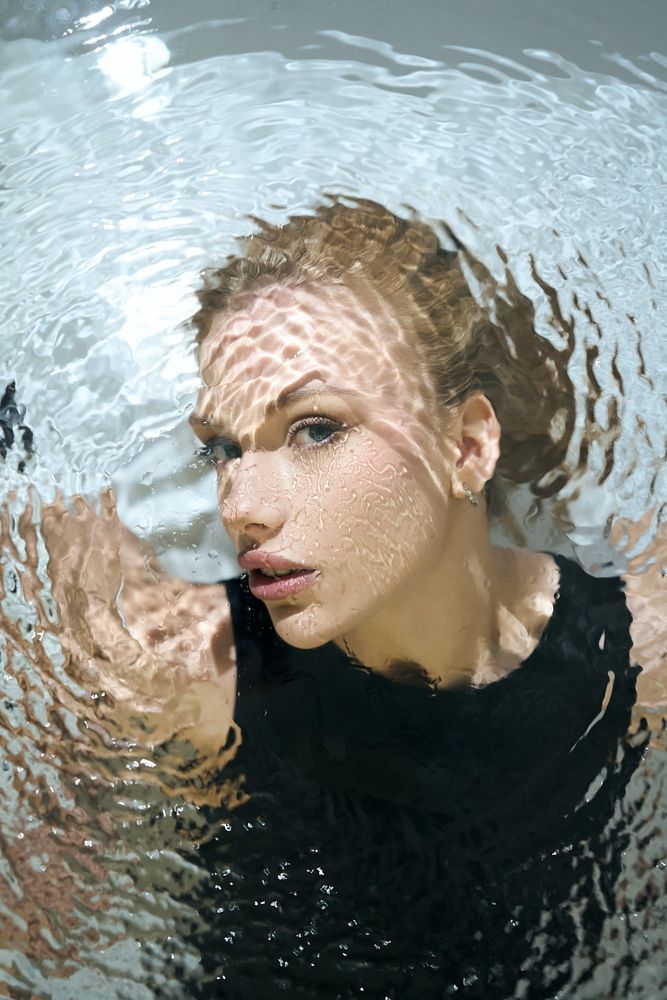Под водой