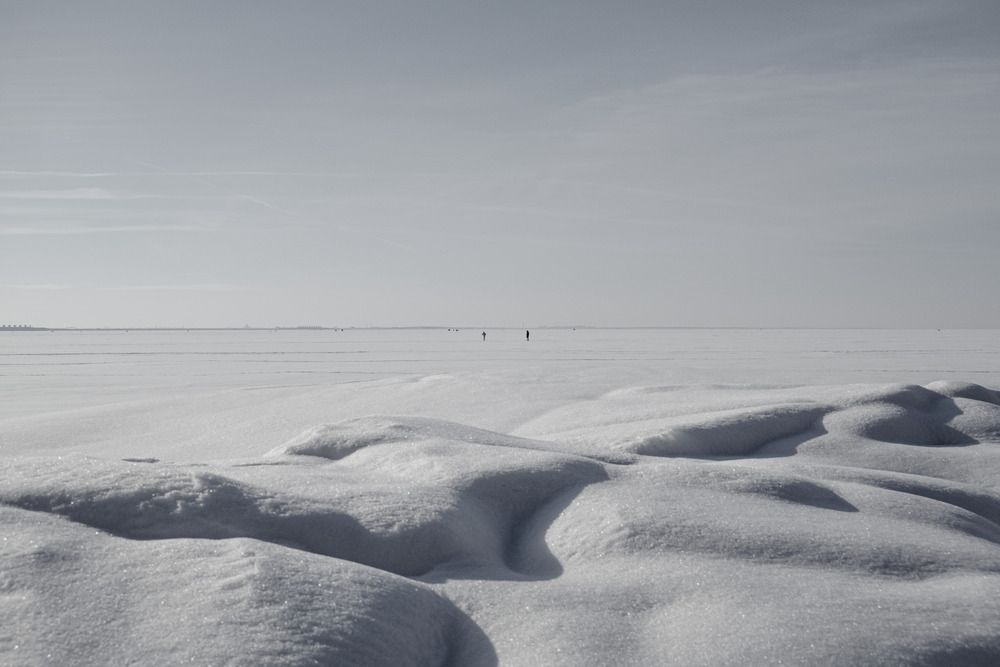 по тонкому весеннему льду