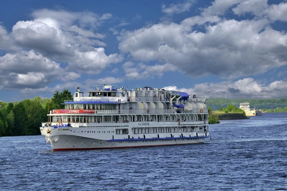 По Волге - матушке