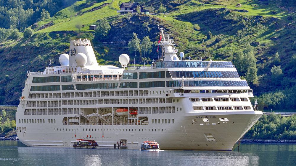 И вот так с берега и на берег