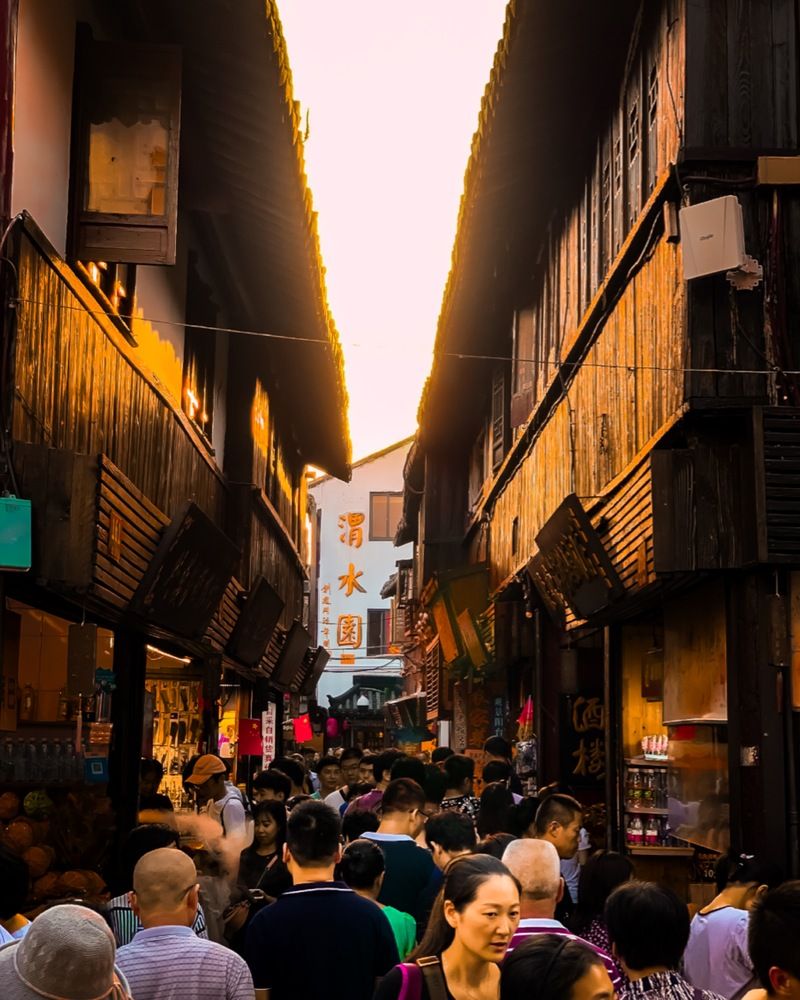 Photograph by Mustafa Akseli