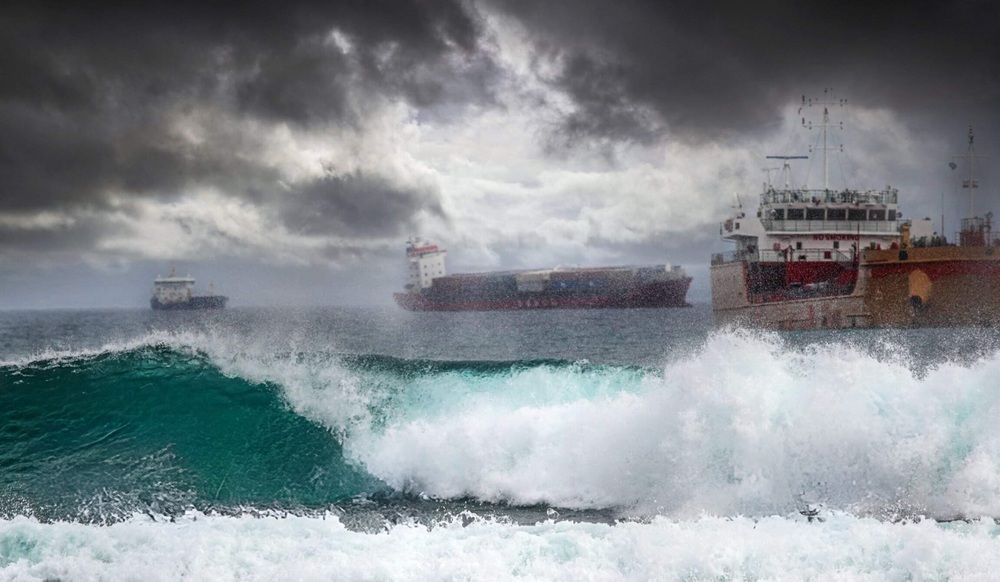 Неспокойно в Японском море.