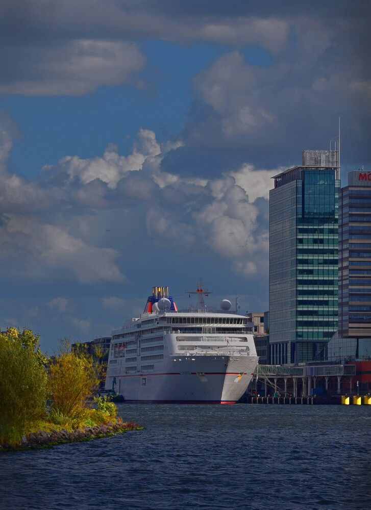В Амстердаме. MS Europa 2