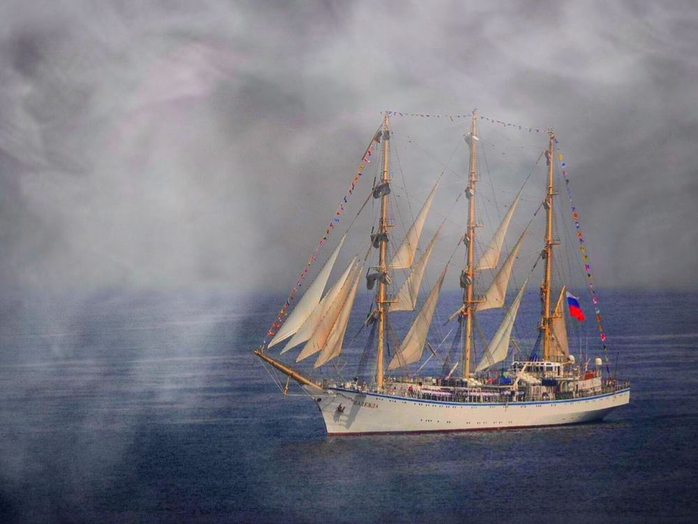 \"Надежда \", в тумане.