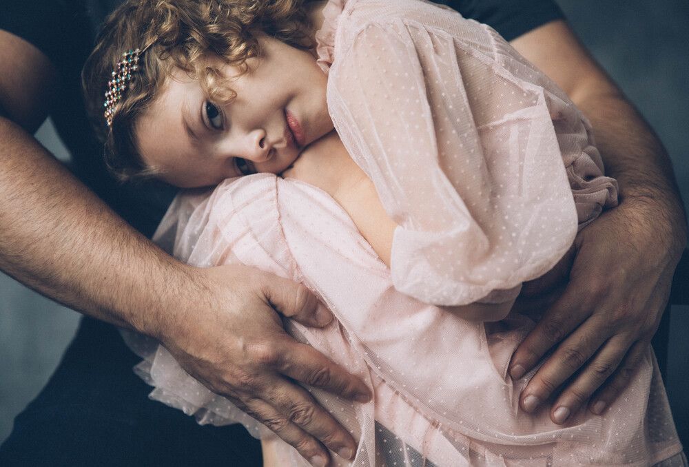 под защитой