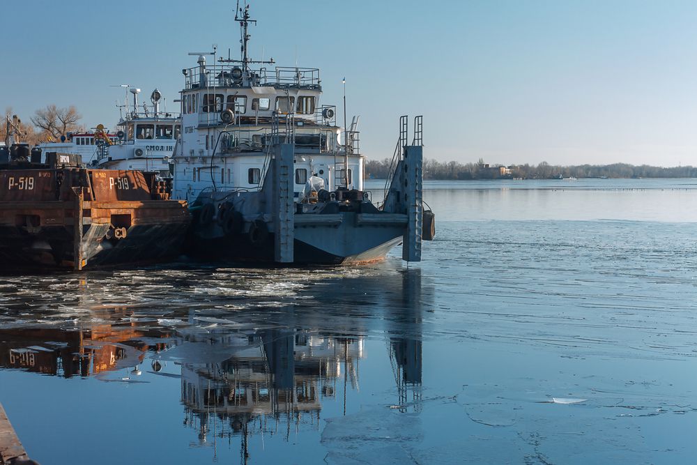 Речной буксир-толкач