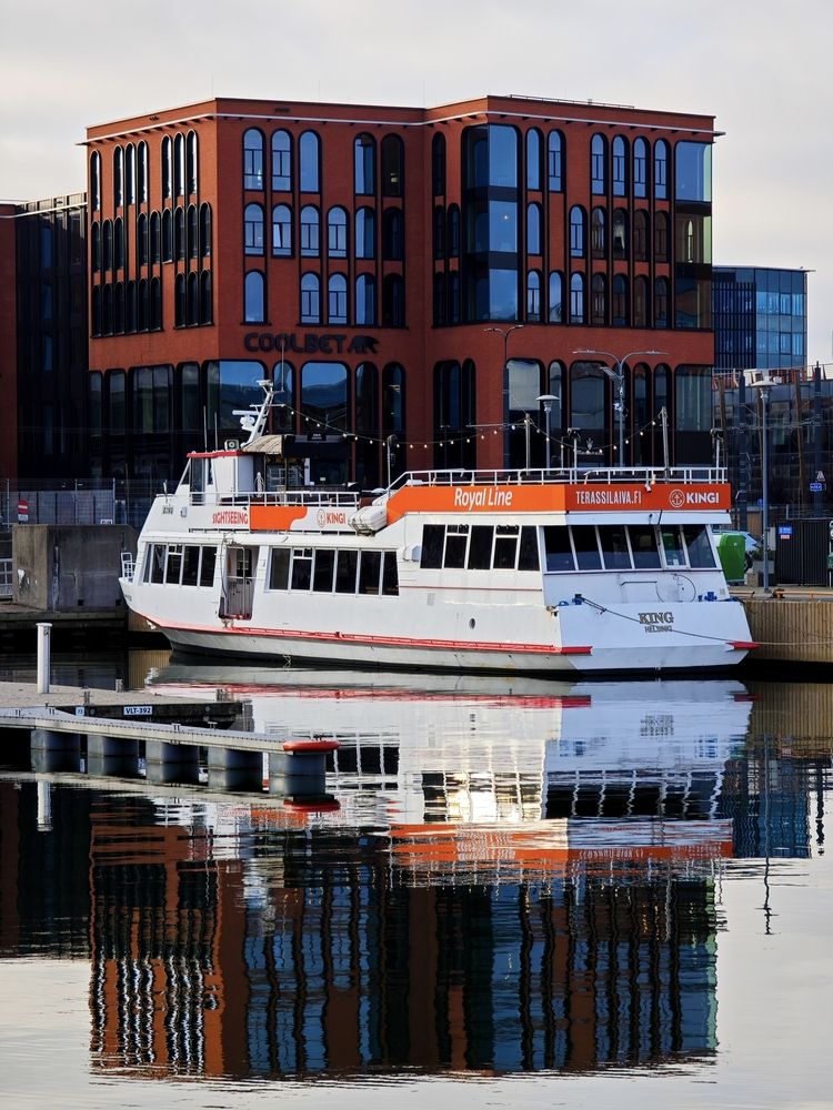 Photograph by Ljubov Trombovetskaja