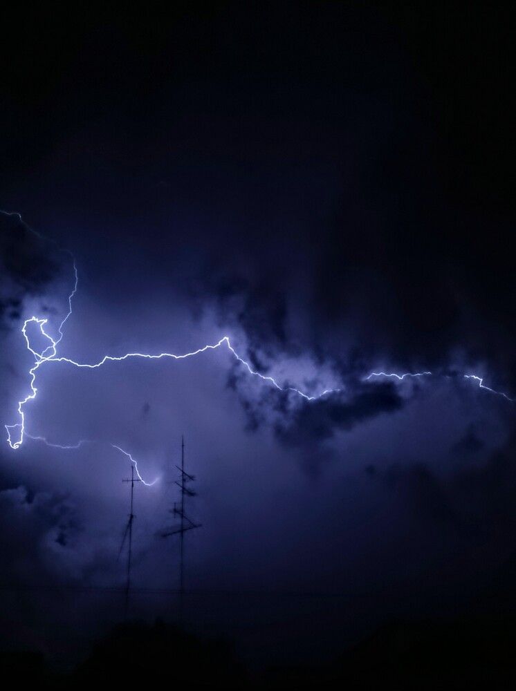Cuando el cielo nocturno se divide