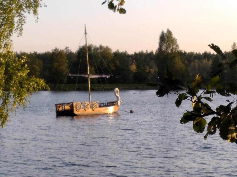 сказочное судно