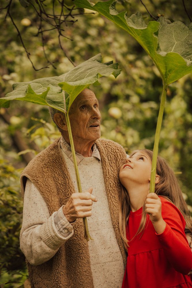 вдвоём под лопухом