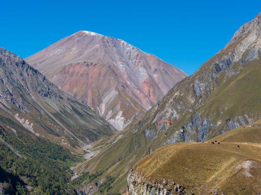 Полет с видом на Казбек