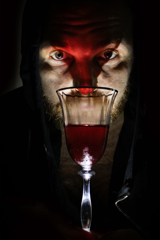 \"Истина НЕ в Вине, а Вина НЕ в Истине\"