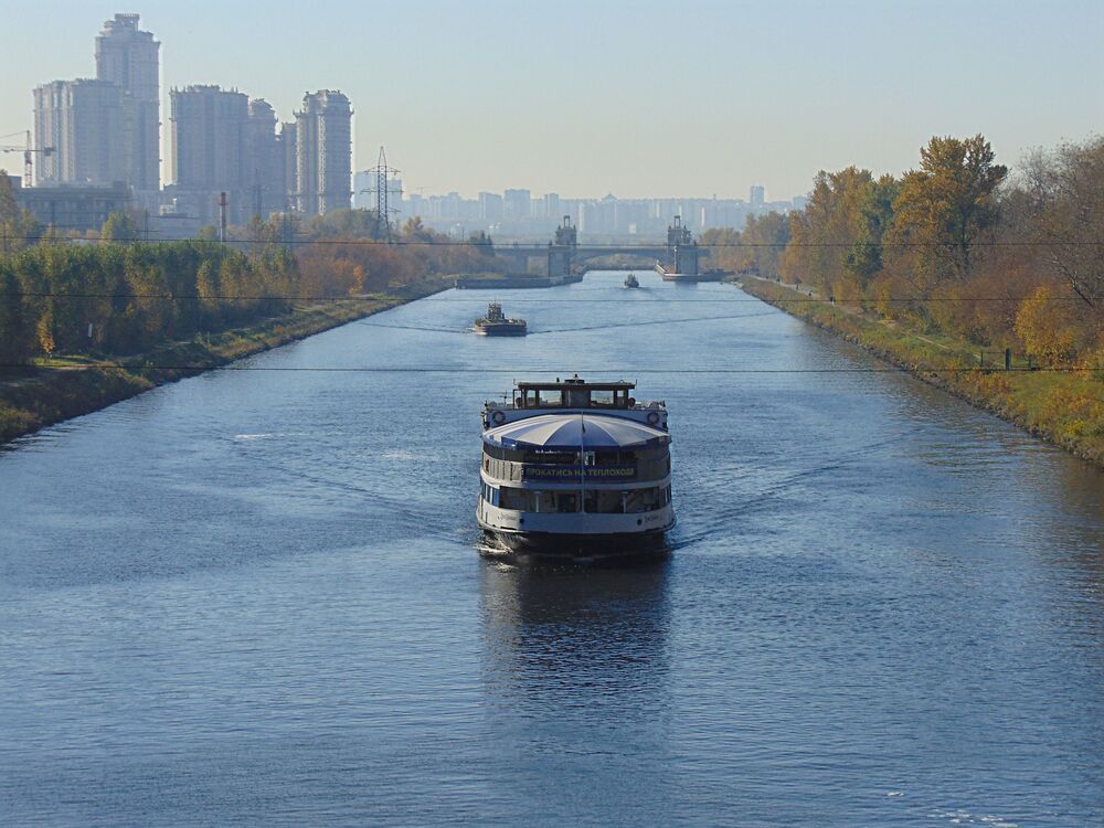 В утренней дымке...