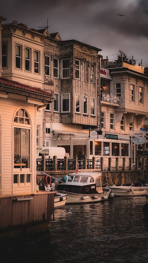 Фотография автора Андрей Груцинов