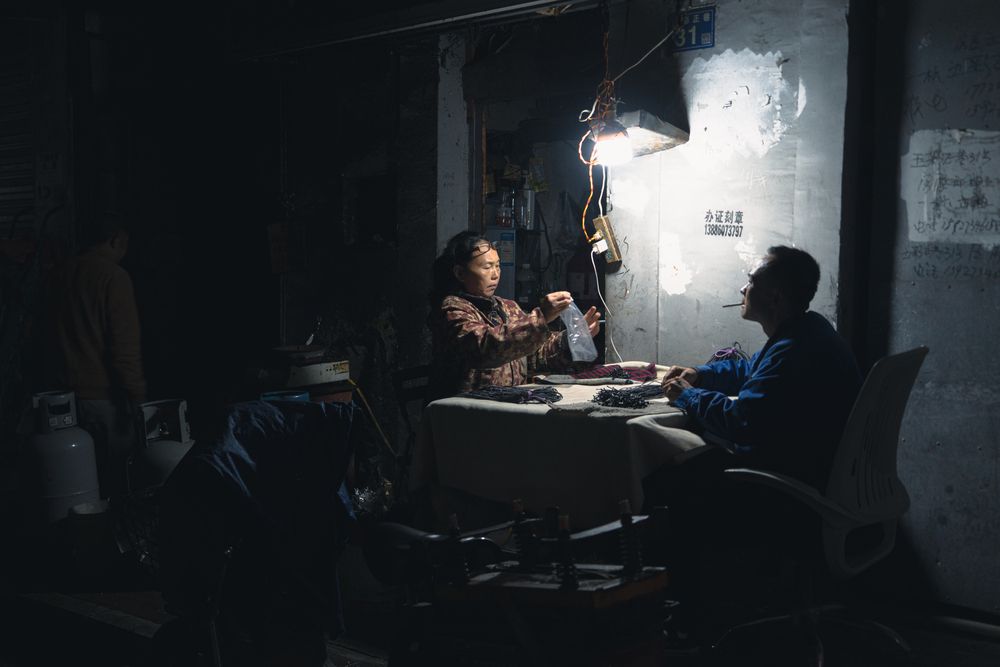 The husband and wife of the tailor shop