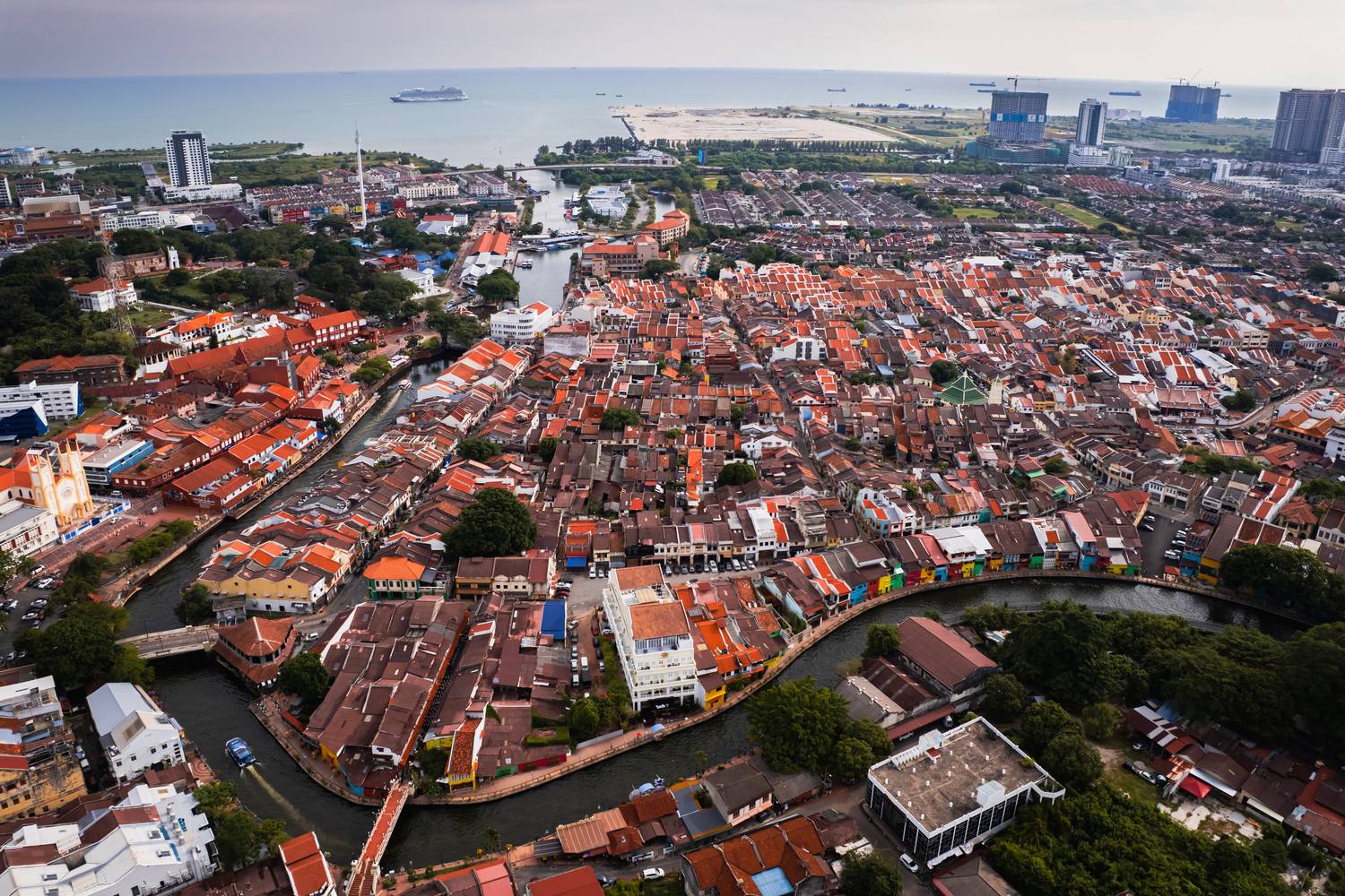 Melaka, the Heart of Heritage and Urban Resilience Melaka, the Heart of Heritage and Urban Resilience
