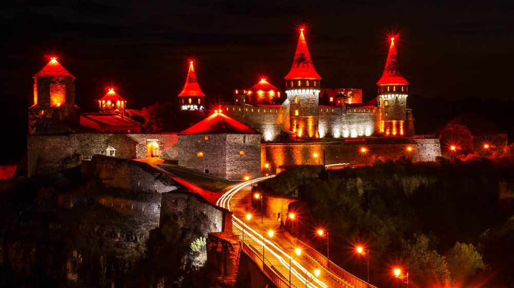 Яркая история