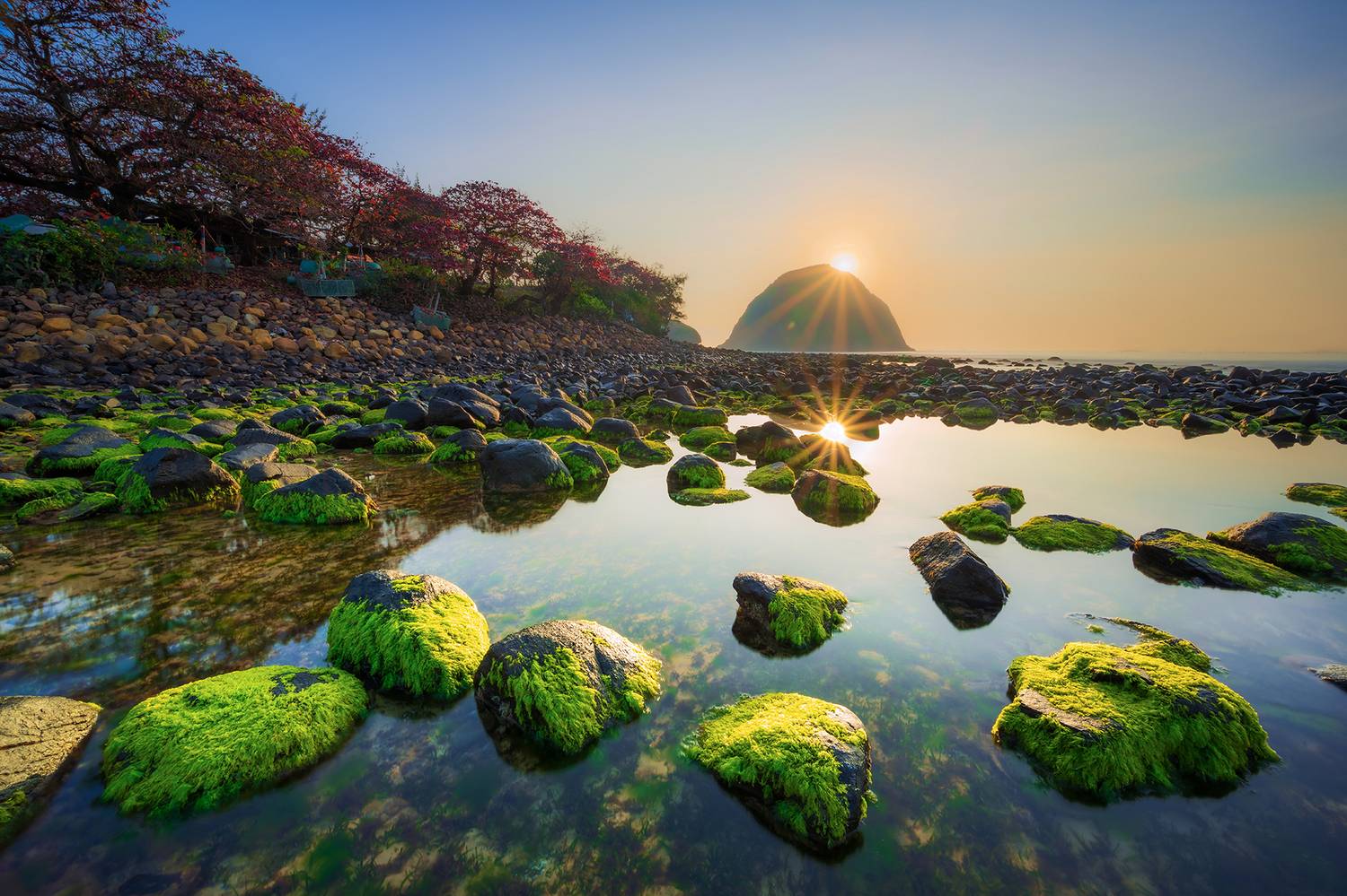 Spring colors on Hon Yen Island