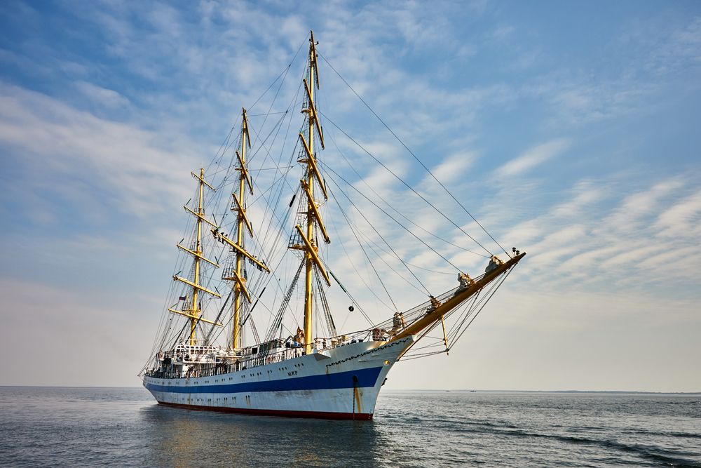 Парусник Мир